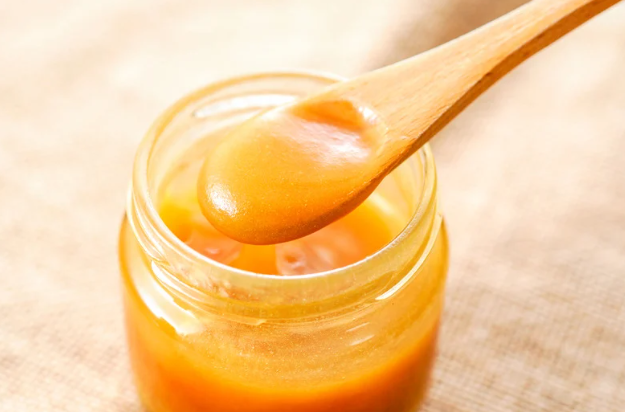manfaat madu manuka, madu untuk ibu hamil, madu manuka aman untuk kehamilan, cara konsumsi madu saat hamil, mengatasi mual ibu hamil, energi alami untuk bumil, superfood kehamilan, madu antibakteri alami, madu UMF, Bunda, si Kecil